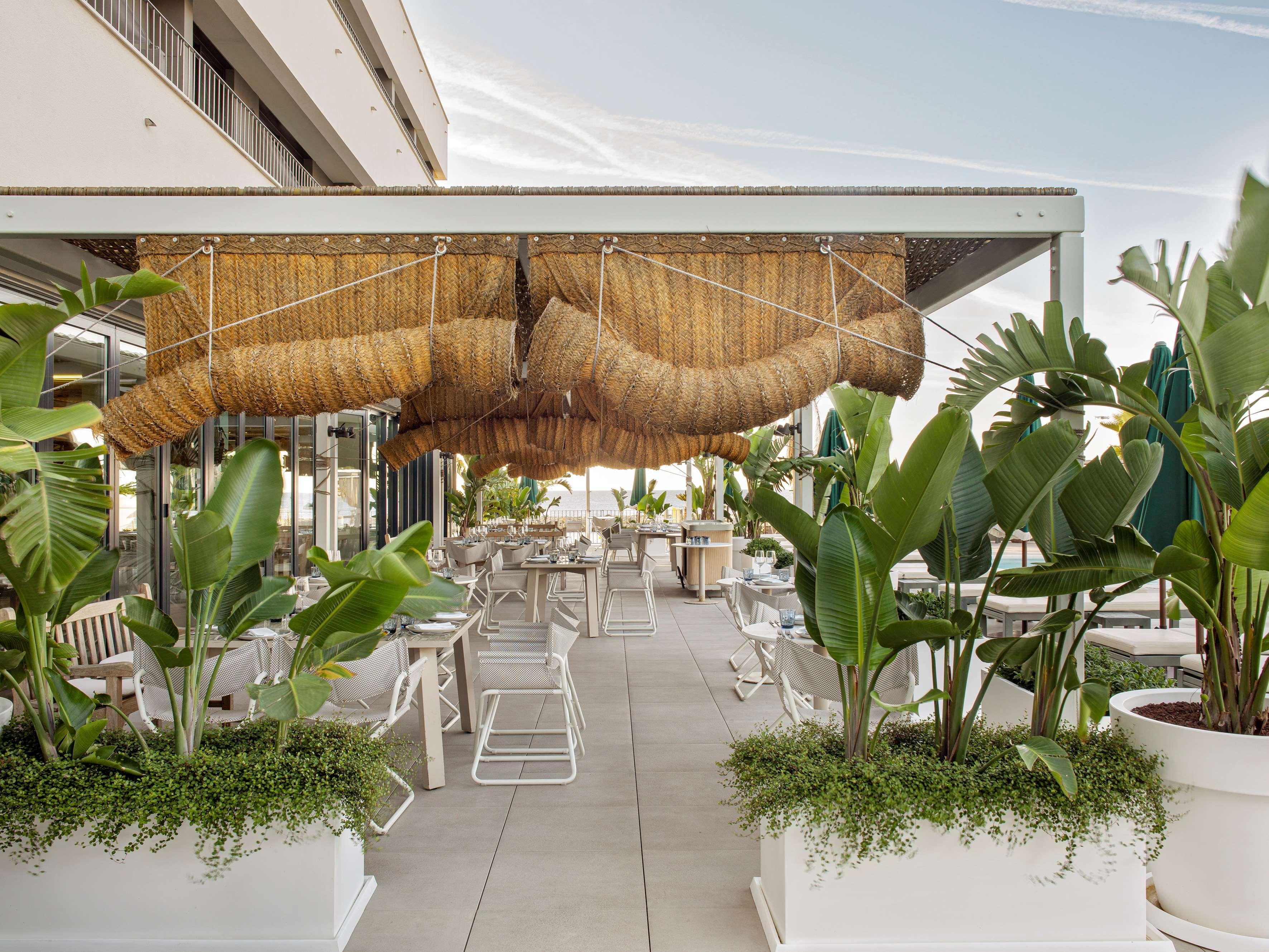 Hotel Me Sitges Terramar Exteriér fotografie The rooftop terrace