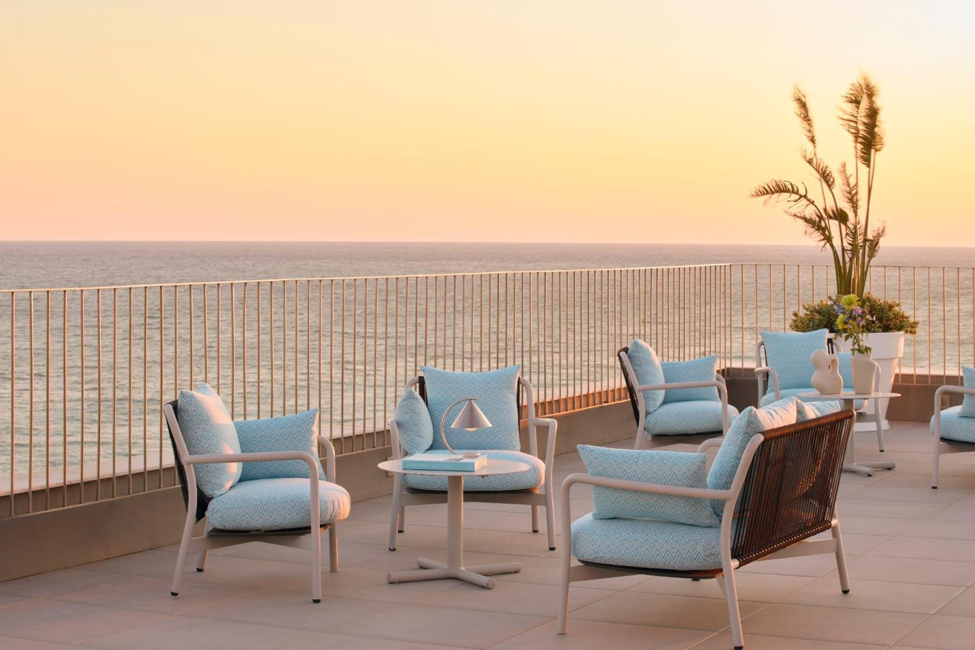 Hotel Me Sitges Terramar Exteriér fotografie The Terrace at the Westin