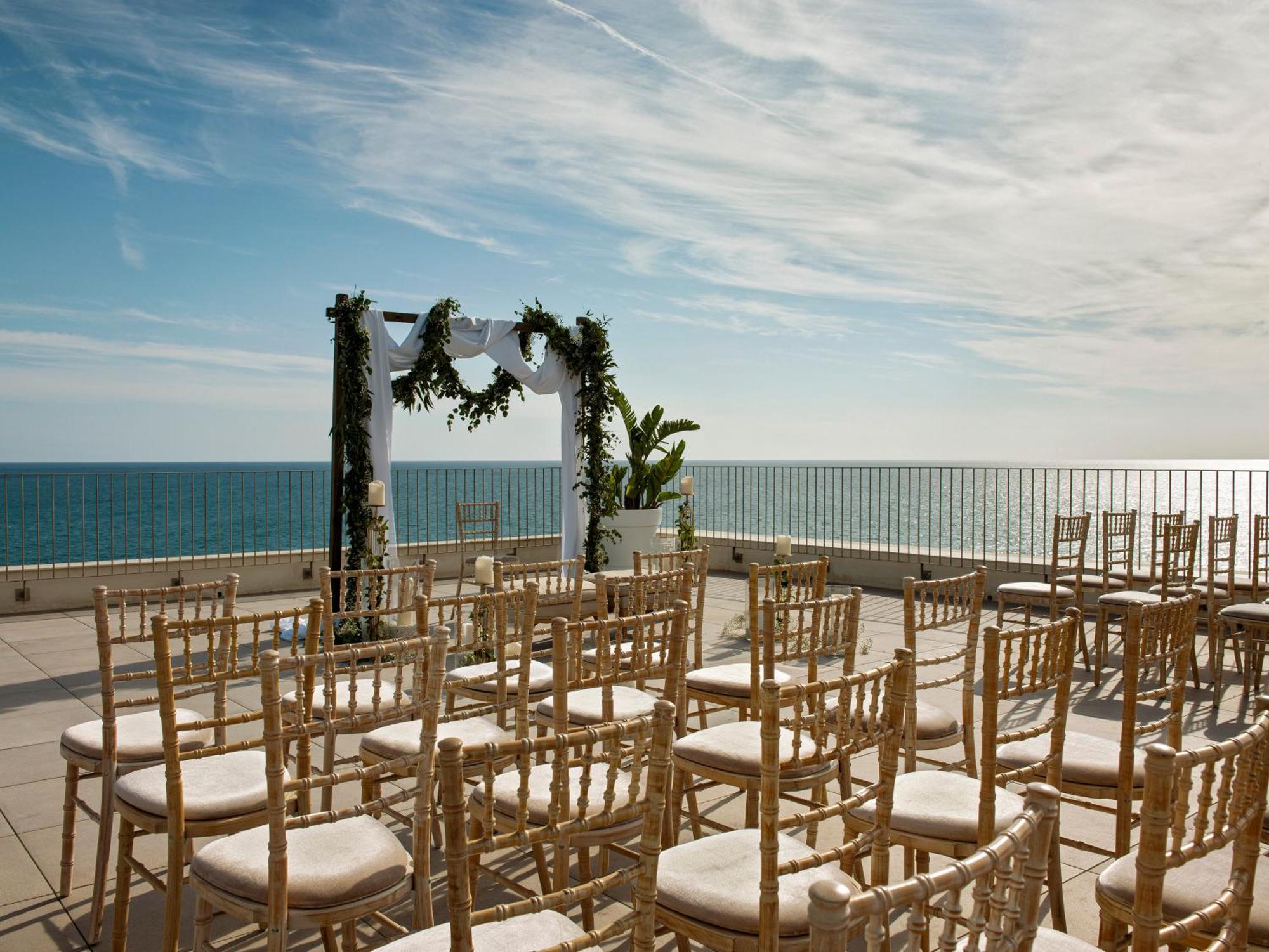Hotel Me Sitges Terramar Exteriér fotografie The rooftop at the Beverly Hills Hotel