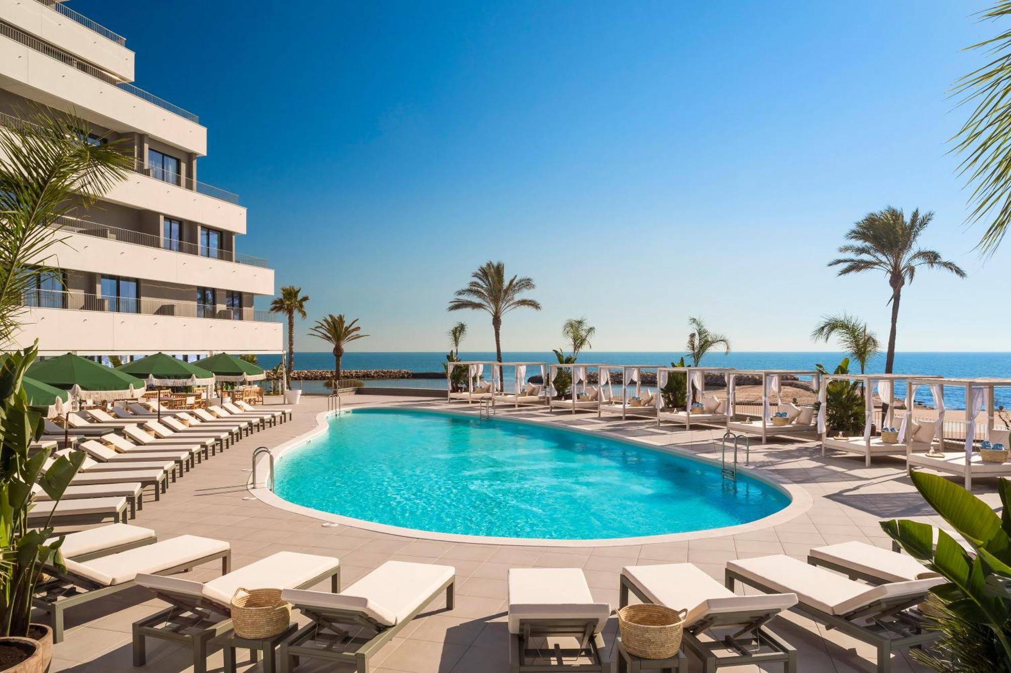 Hotel Me Sitges Terramar Exteriér fotografie Hotel