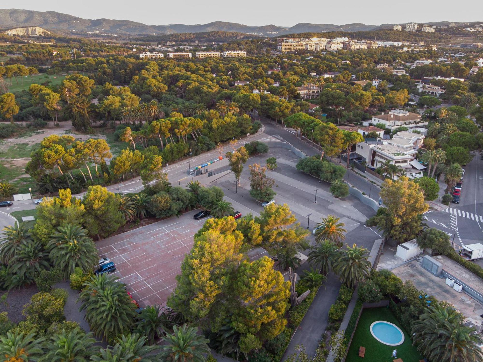 Hotel Me Sitges Terramar Exteriér fotografie Aerial view of the park