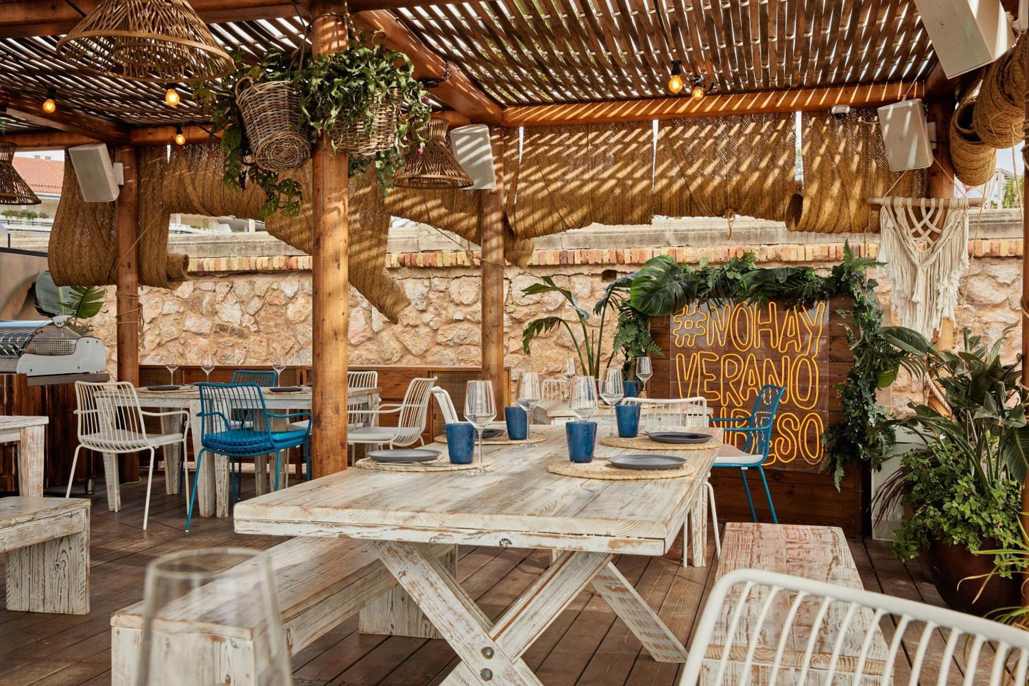 Hotel Me Sitges Terramar Exteriér fotografie Restaurant interior