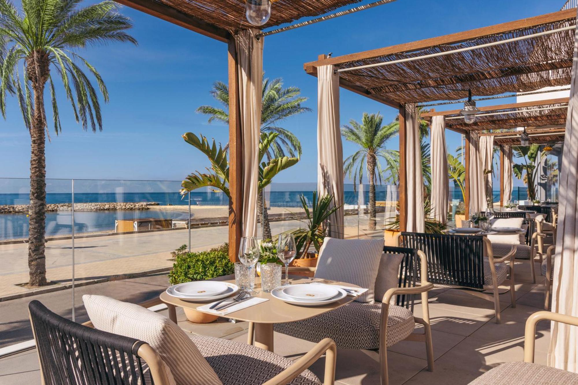 Hotel Me Sitges Terramar Exteriér fotografie The Beach Club at the Hilton Tel Aviv