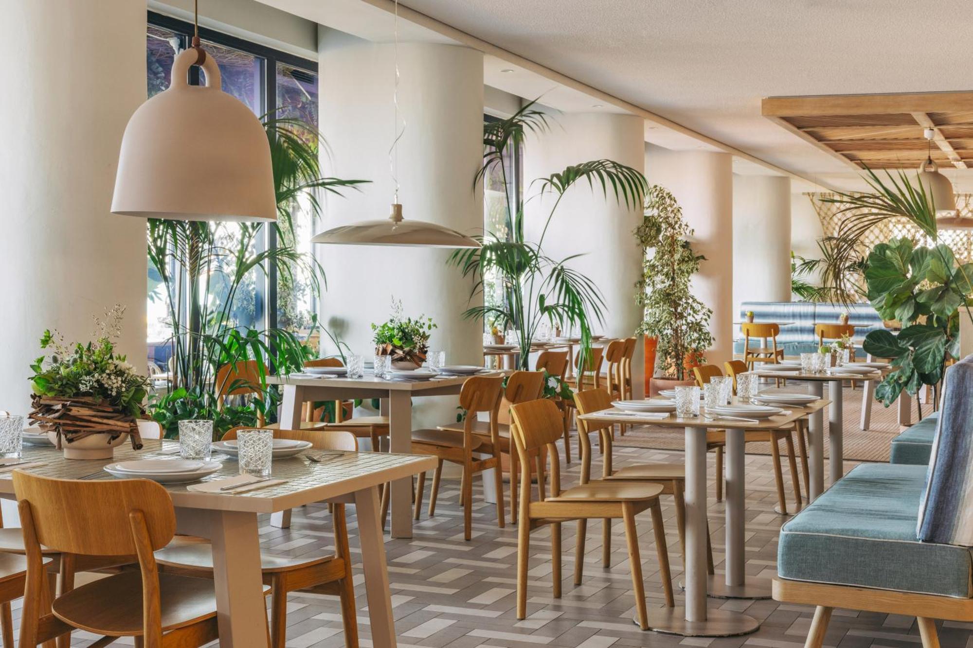 Hotel Me Sitges Terramar Exteriér fotografie Restaurant