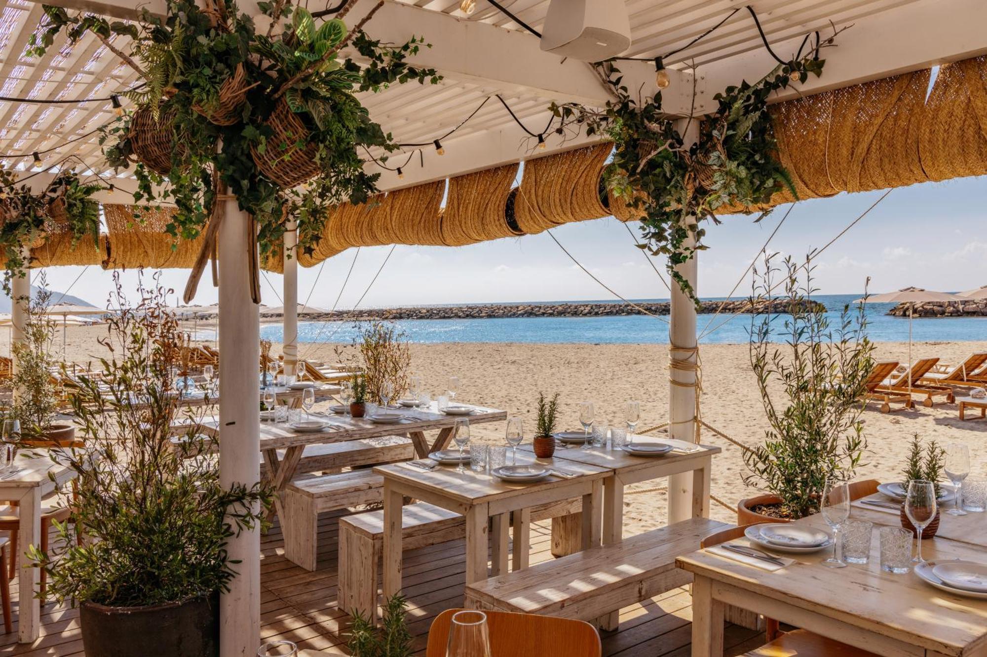 Hotel Me Sitges Terramar Exteriér fotografie Beach Club at the Hotel